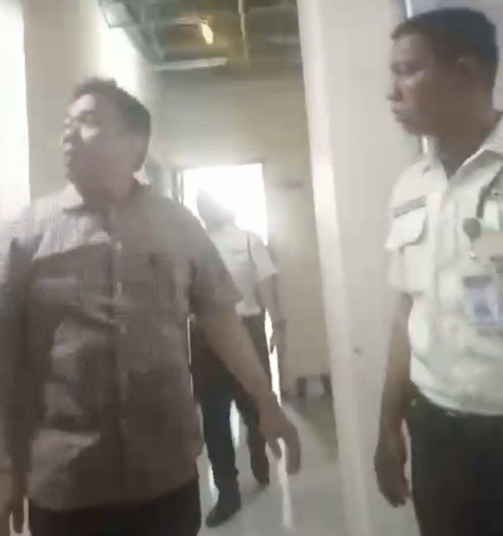 Suasana baku hantam antara 2 anggota DPRD Medan (screenshoot video viral)