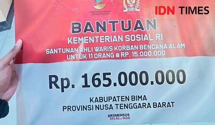Foto stiker jumlah santunan yang diberikan Kemensos ke ahli waris dari 11 korban bencana di Bima (Dok/Dinsos Bima)
