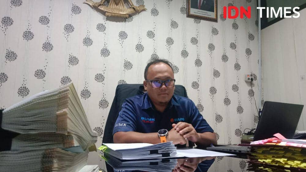 Kepala Cabang Bulog Semarang, Rendy Ardiyansyah. (IDN Times/Fariz Fardianto)