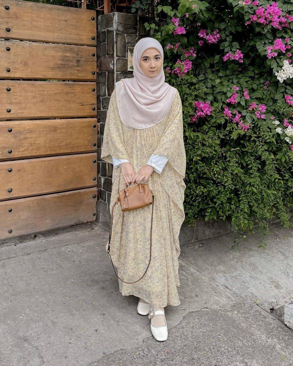 potret ide OOTD serba hijab syar’i ala Richa Etika (instagram.com/richaeu)