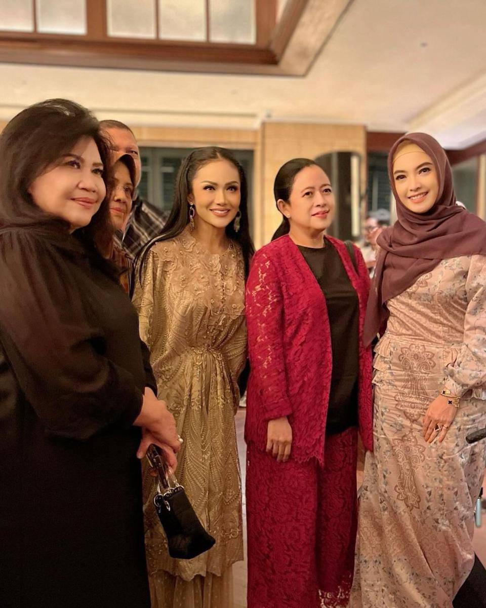 Gaya Keluarga dan Tamu di Acara Ultah KD ke-50 (instagram.com/ingrid_kansil)