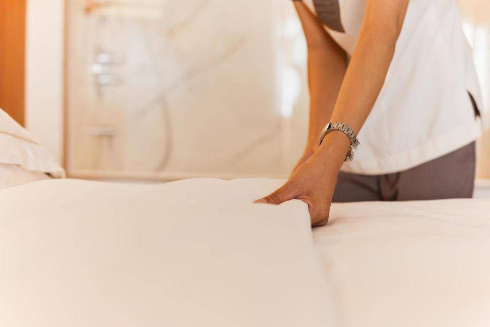 ilustrasi housekeeping (vecteezy.com/nai.rmtango249756)
