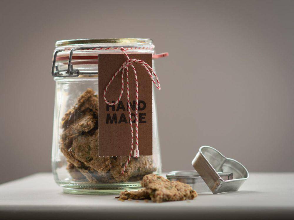ilustrasi kue di dalam jar (pexels.com/Angela van Oeffelen)