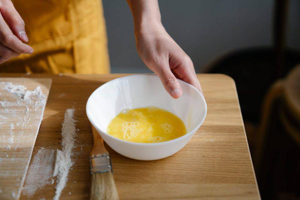 ilustrasi egg wash (pexels.com/Felicity Tai)