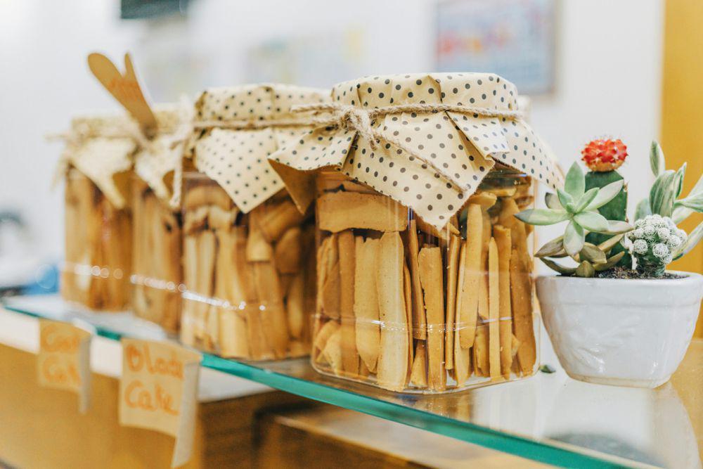 5 Tips Menyimpan Kue Kering Lebaran, Awet dan Tetap Renyah