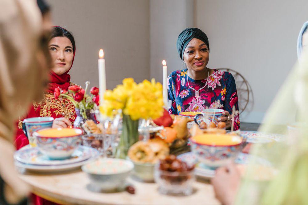 ilustrasi orang merayakan idul fitri (pexels.com/RDNE Stock Project)