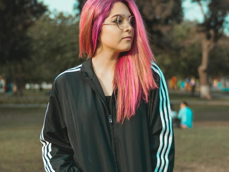 4 Rekomendasi Jaket Anti UV yang Modis dengan Harga Terjangkau