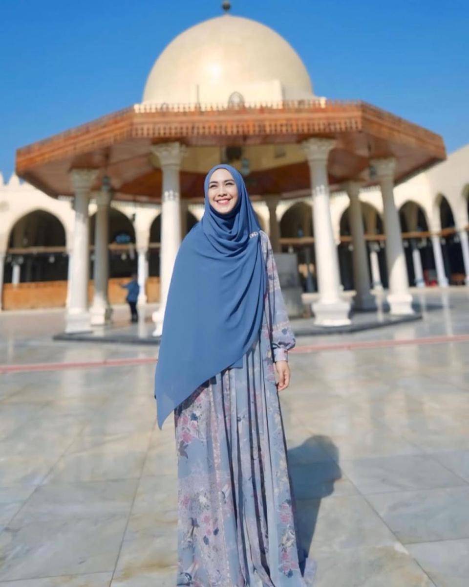 Outfit lebaran ala Oki Setiana Dewi (instagram.com/okisetianadewi)