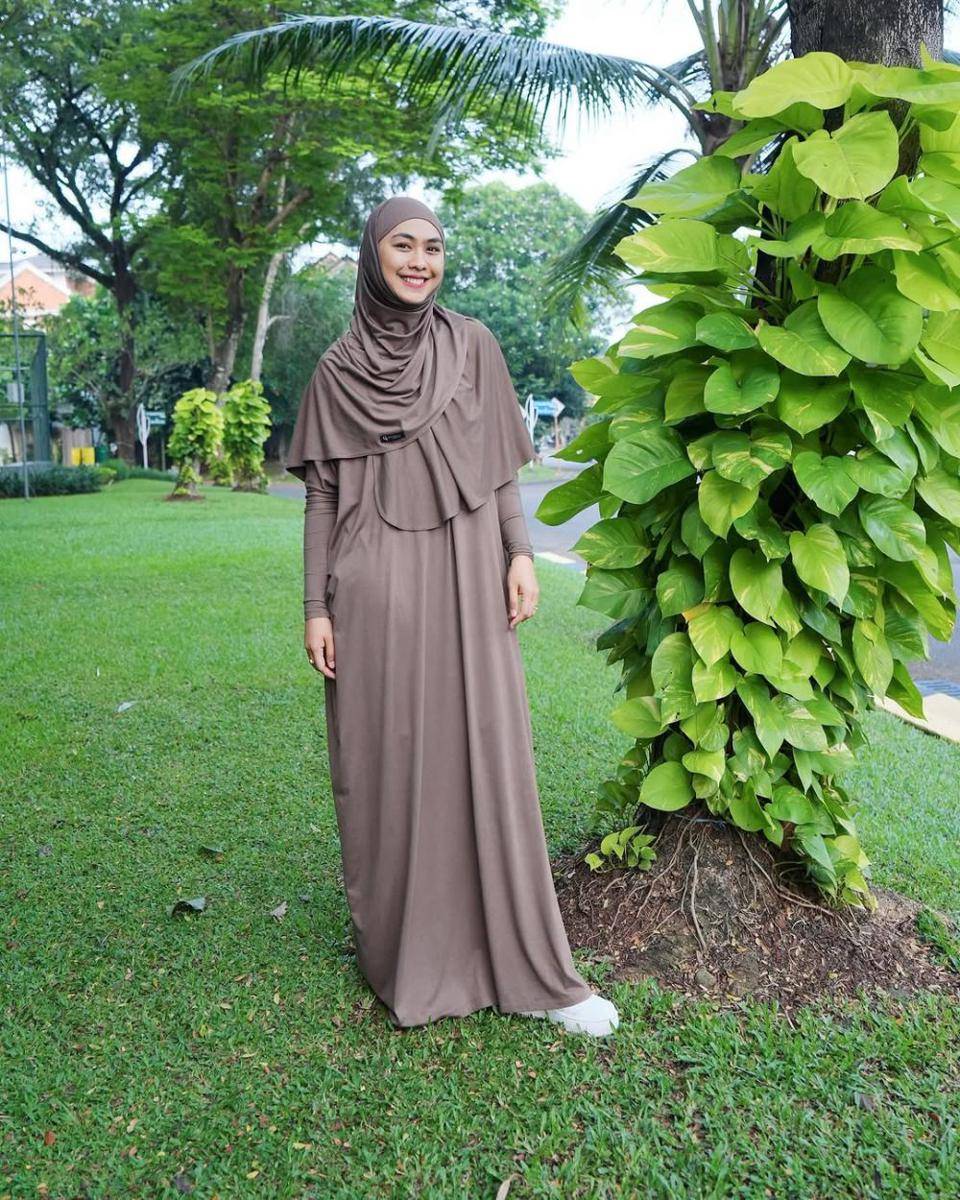 Outfit lebaran ala Oki Setiana Dewi (instagram.com/okisetianadewi)