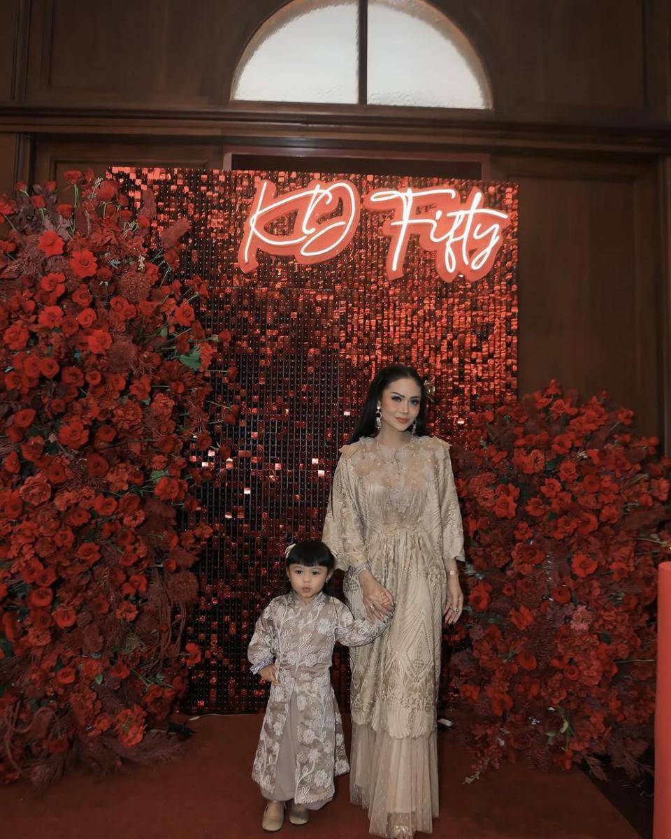 Gaya Kris Dayanti di Birthday Party Ke-50 (instagram.com/krisdayantilemos)