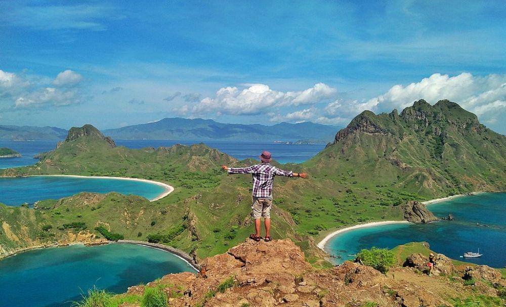 ilustrasi liburan di Labuan Bajo
