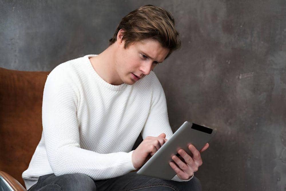 7 Strategi Jitu untuk Menghindari Gangguan Saat Membaca E-Book, Fokus!