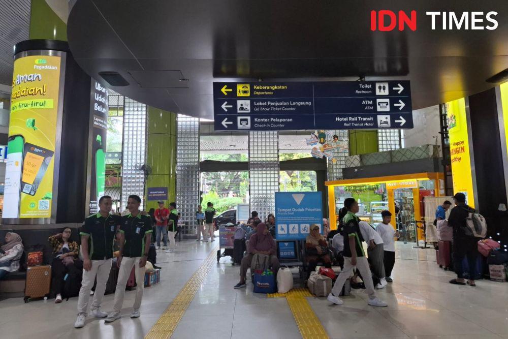 Mudik Lebaran 2025: Perjuangan War Tiket, Kereta Masih Jadi Primadona