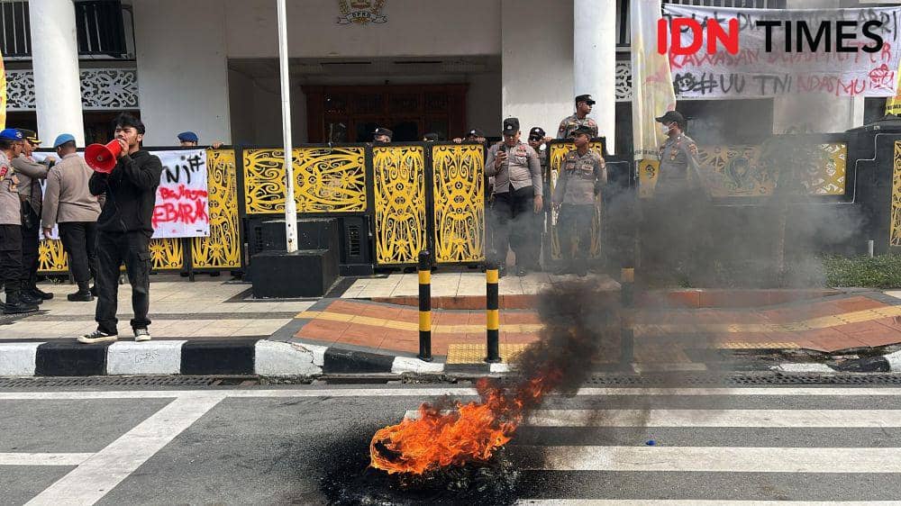 Mahasiswa di Balikpapan Desak UU TNI Dibatalkan