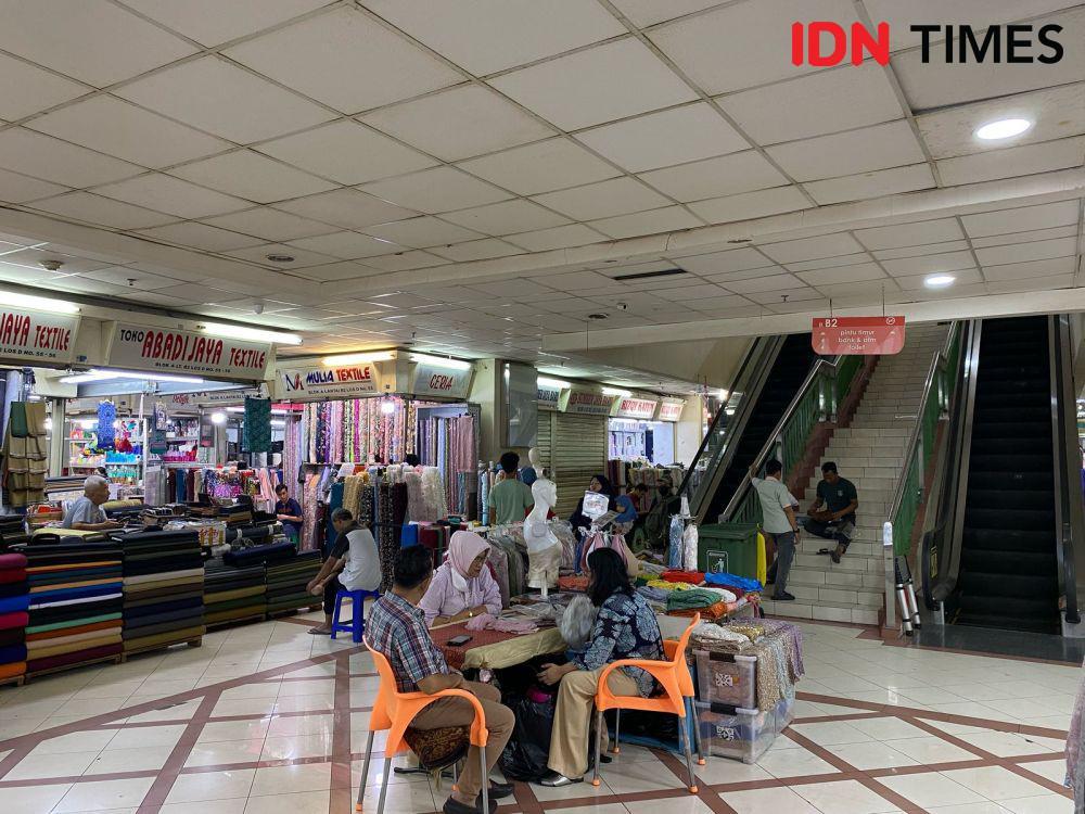 Pasar Tanah Abang Sepi Pembeli Jelang Lebaran, Pedagang Mengeluh