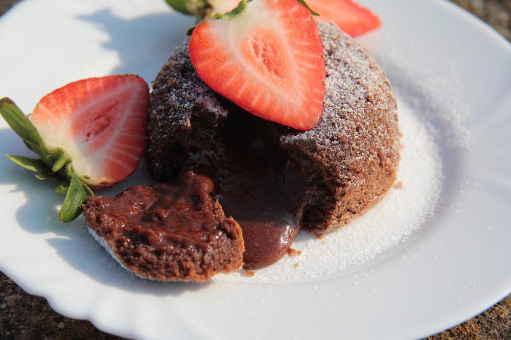 5 Tips Membuat Chocolate Lava Cake Tanpa Tepung dan Oven