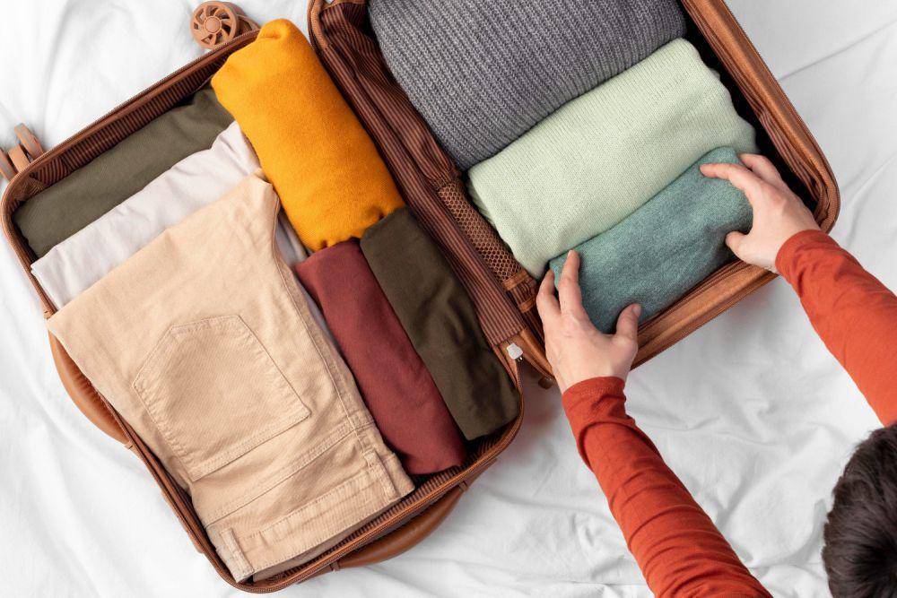 Ilustrasi packing barang (freepik.com/freepik)