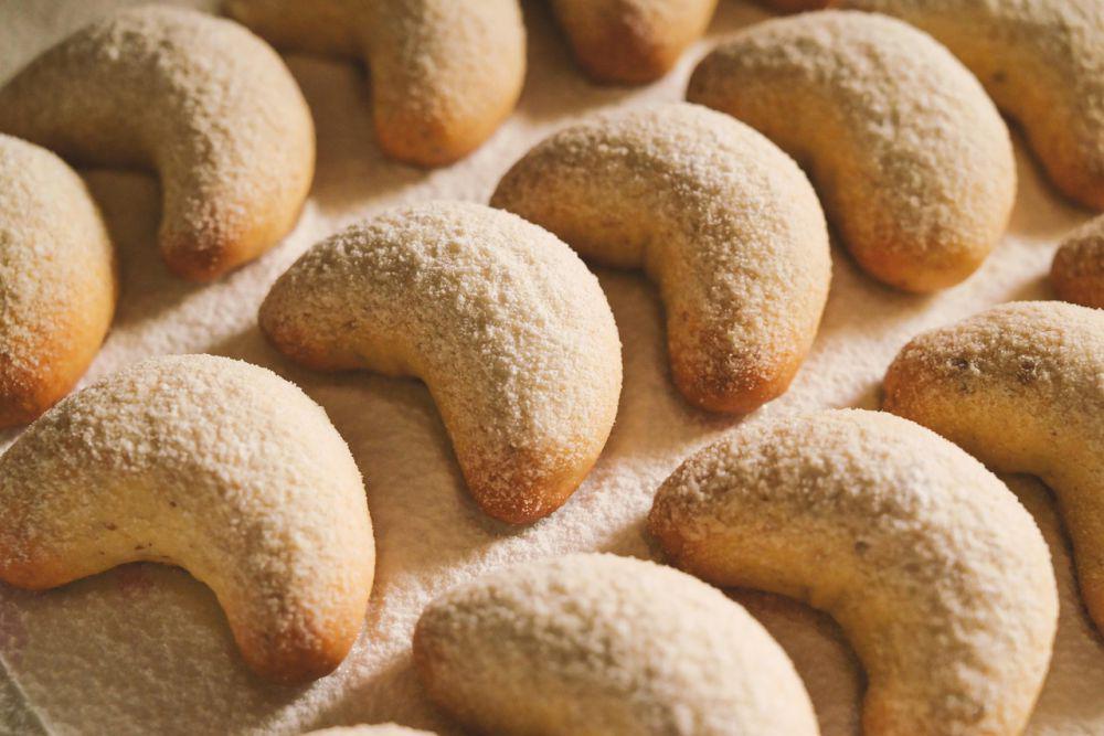 5 Tips Membuat Kue Putri Salju Keju, Hasilnya Lumer dan Legit