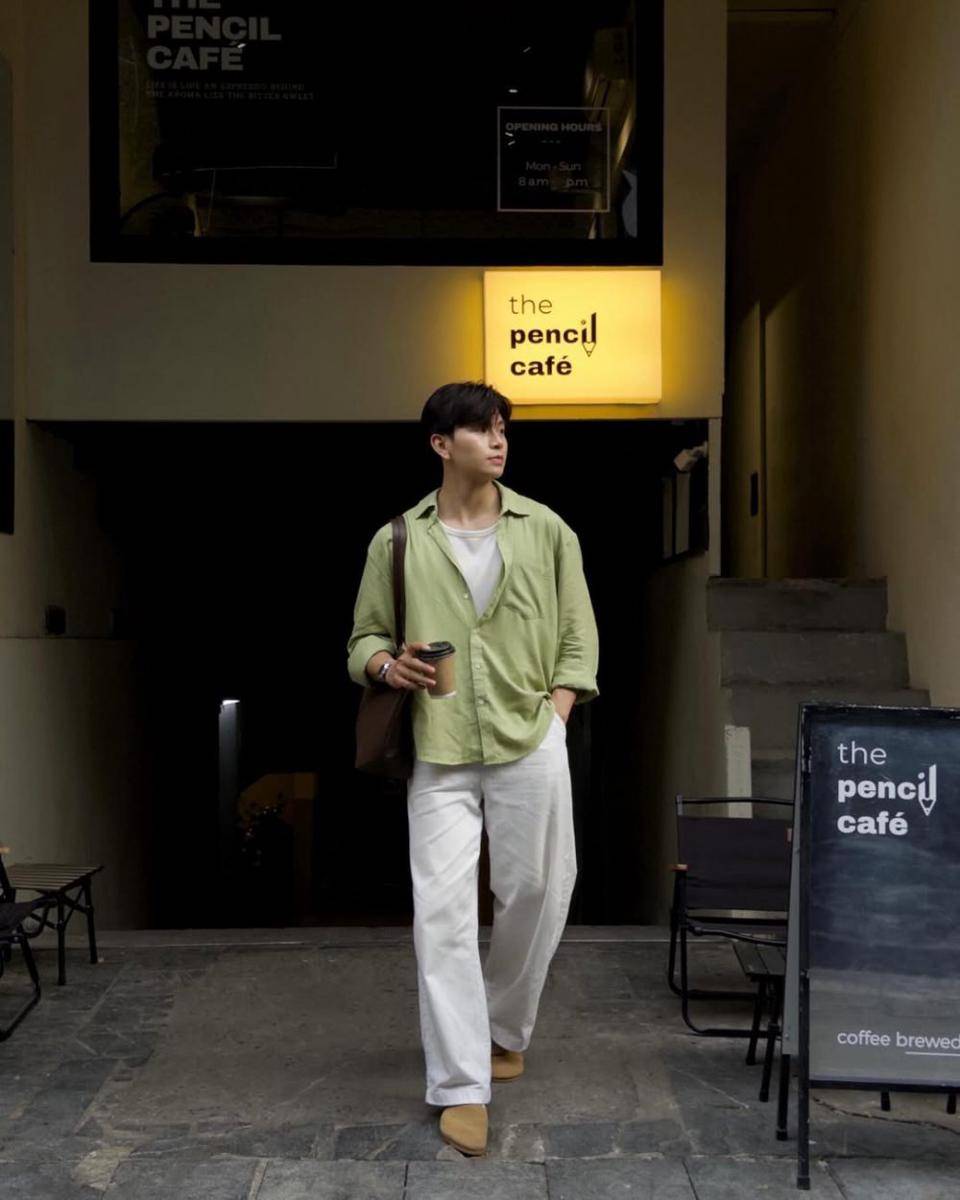 outfit fresh look dengan kemeja buat kuliah (instagram.com/_vuscn)