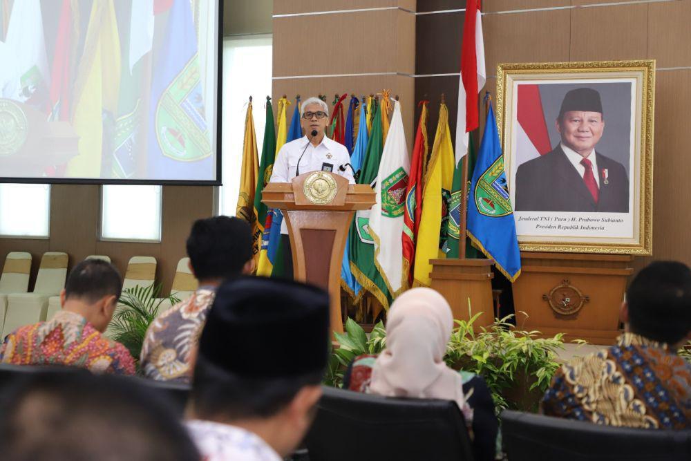 Kepala BPK Jateng Luthfi Rahmatullah saat memberi pengarahan kepada para kepala daerah. (IDN Times/Fariz Fardianto)