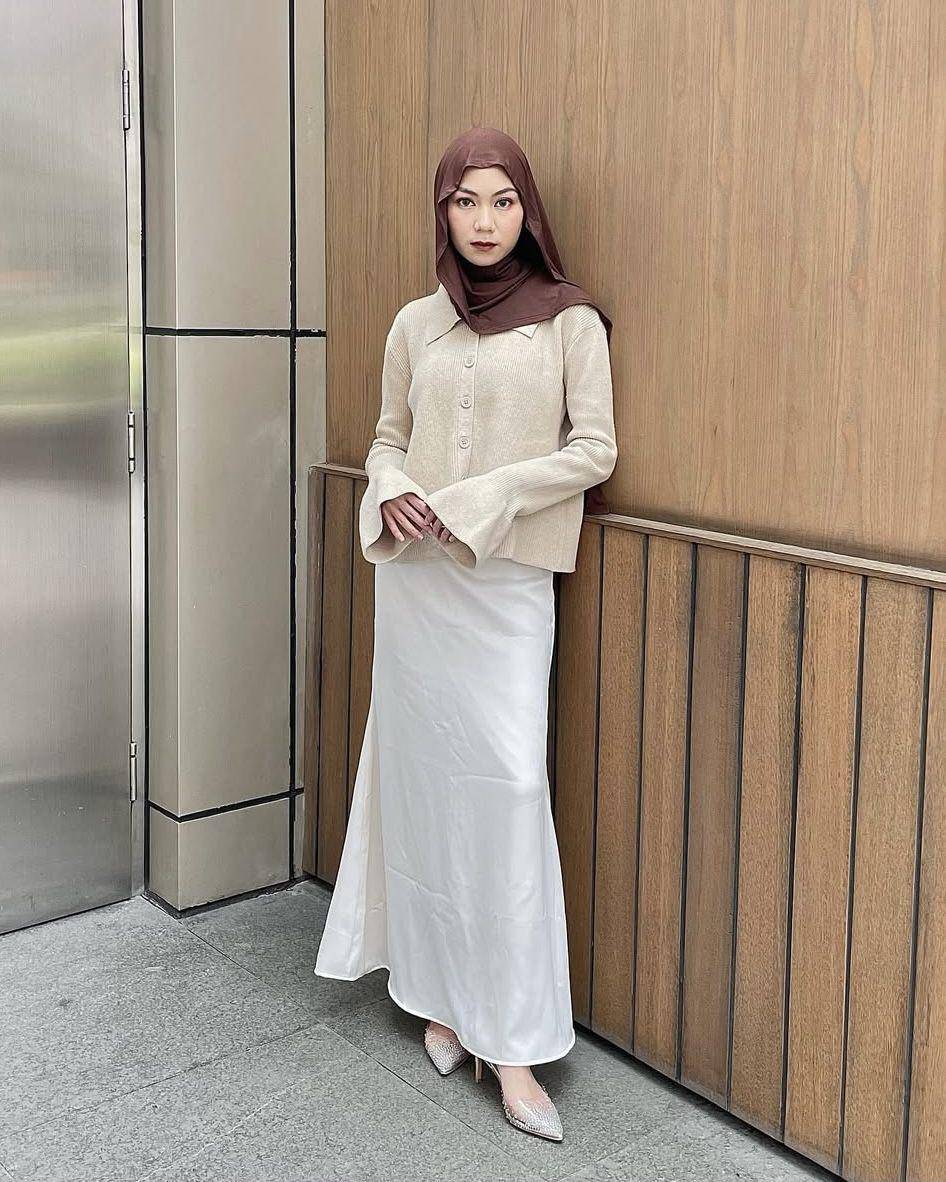 potret ide OOTD hijab versi playful hingga clean outfit ala Charisma Putri (instagram.com/charputri)