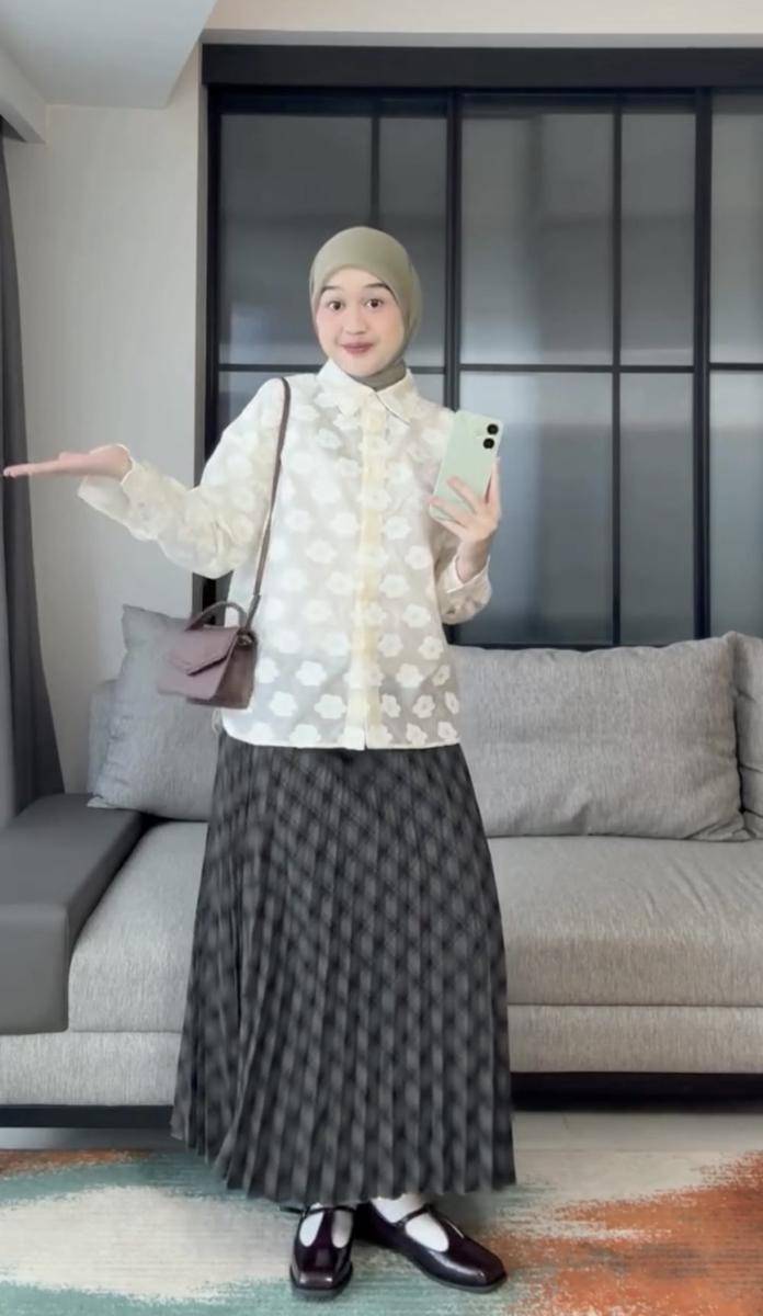 potret ide OOTD hijab nuansa earth tone ala Firyal Aisyah (instagram.com/firyalaisyah)