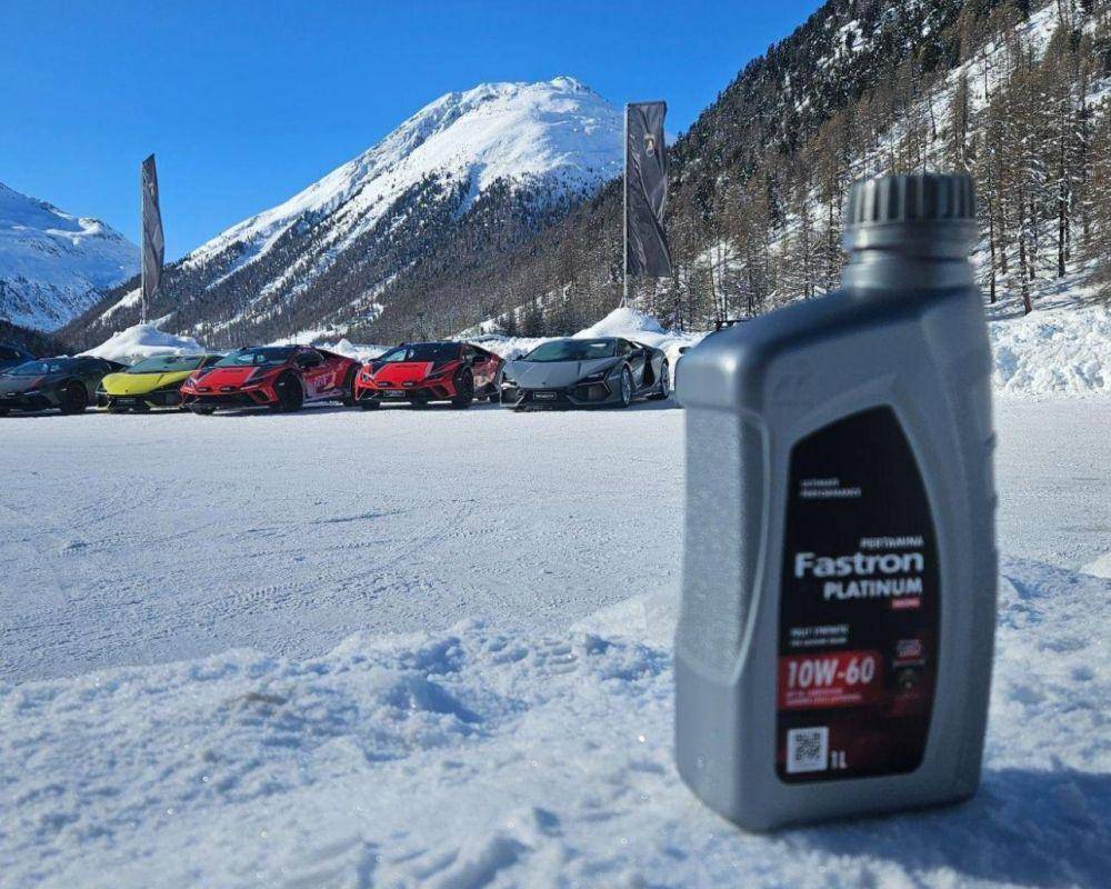 Fastron Platinum Racing 10W-60 mendukung performa kendaraan berperforma tinggi seperti Lamborghini. (dok. Pertamina Lubricants)