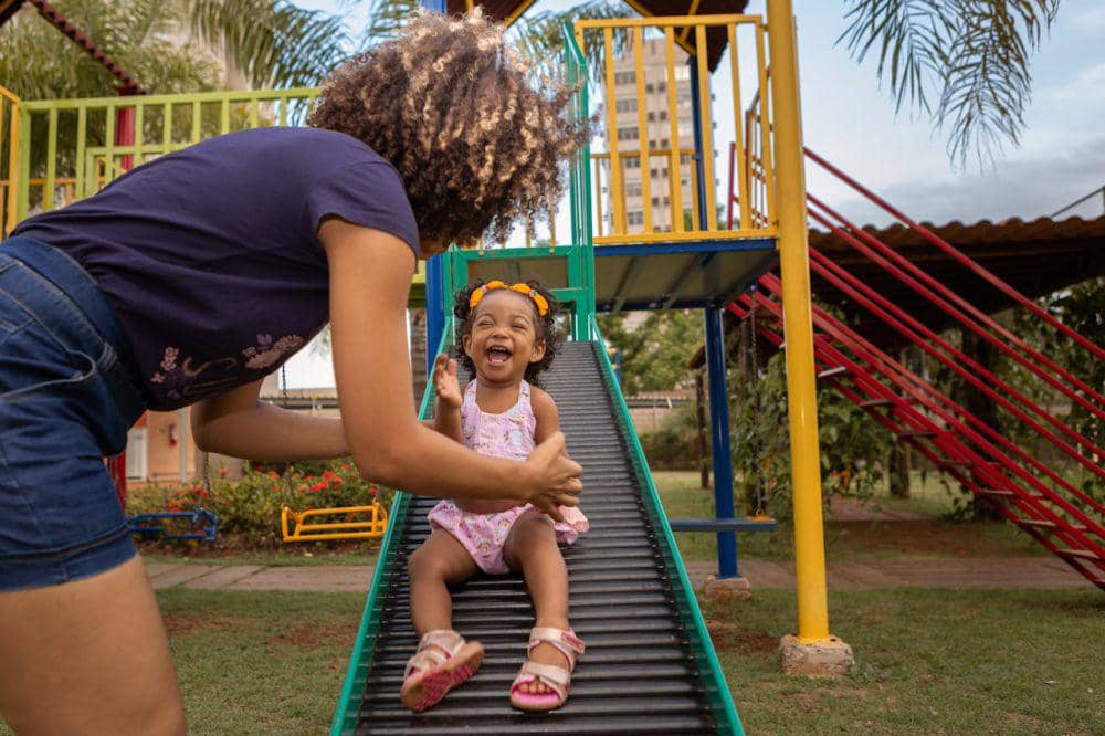 ilustrasi orangtua dan anak (pexels.com/Orione Conceicao)