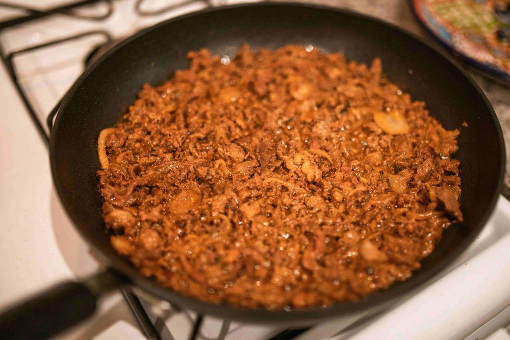 ilustrasi memasak abon sapi (pexels.com/RDNE Stock project)