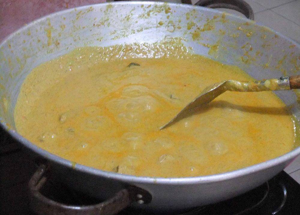 ilustrasi memasak rendang (commons.m.wikimedia.org/Sakurai Midori)