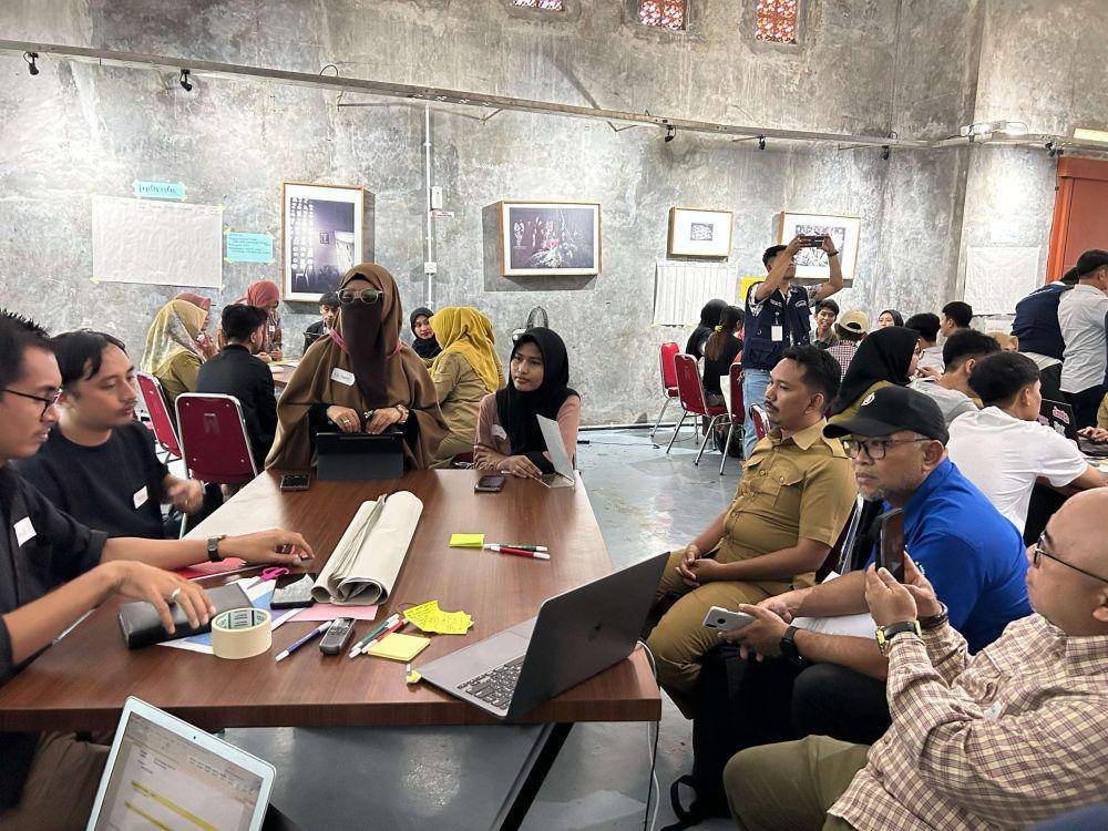 Suasana Wikithon Partisipasi Publik 2025 oleh BASAsulsel Wiki yang berlangsung di Rumata' Artspace pada Selasa 25 Maret 2025. (Dok. BASAsulsel Wiki)