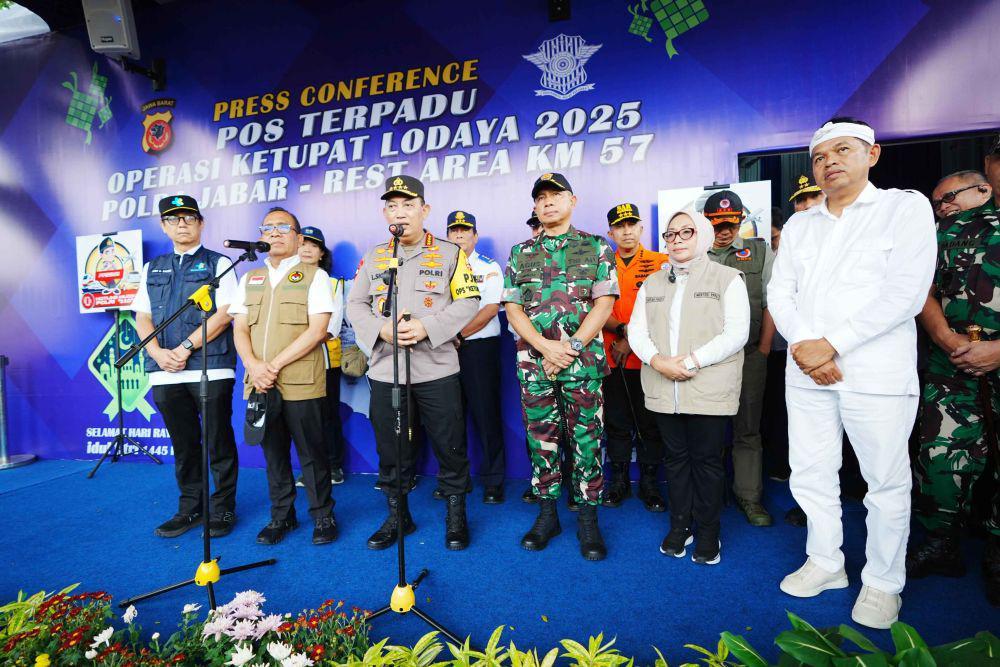 Tinjau Pelabuhan Merak, Kapolri: Kepadatan Diurai Diskon Tiket dan WFA