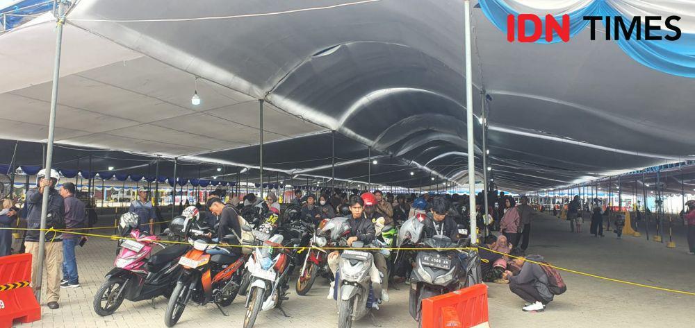 Di Siang Hari, Arus Penyeberangan di Pelabuhan Ciwandan Lengang