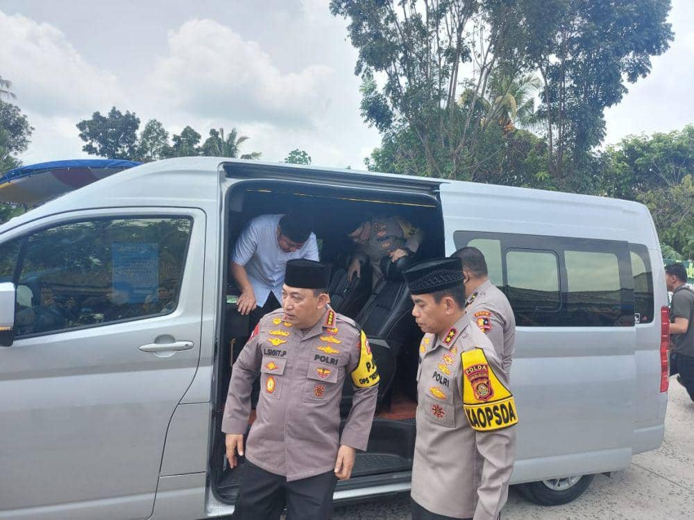 (Kapolri kunjungi Rumah duka 2 polisi korban penembakan di Way Kanan) IDN Times/istimewa