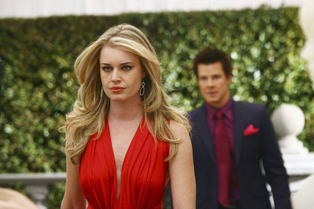 Rebecca Romijn dalam serial Ugly Betty. (dok. ABC/Ugly Betty)