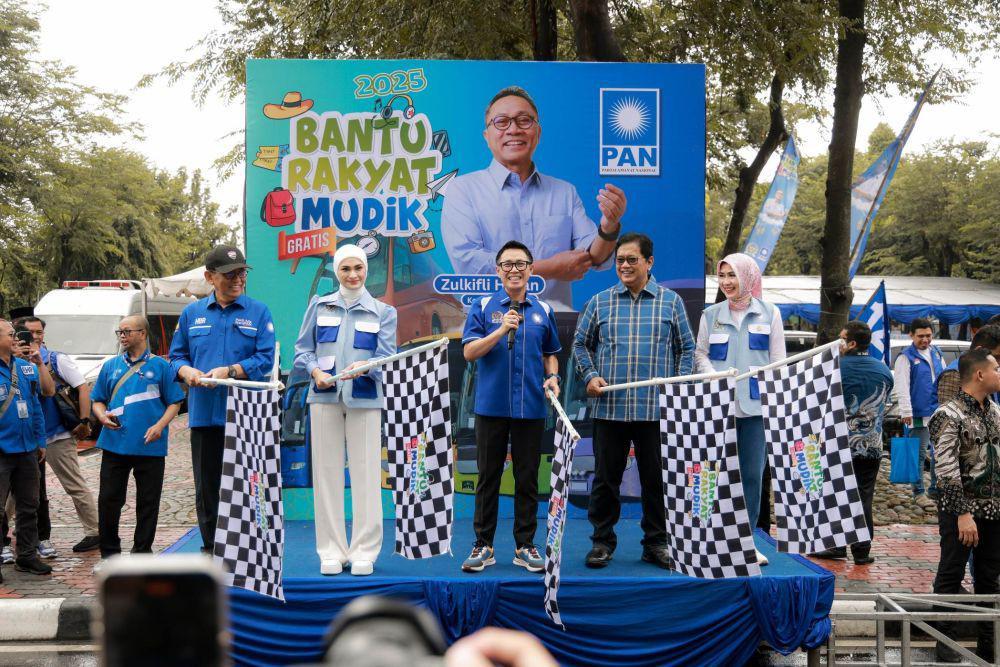 Fraksi PAN DPR RI Lepas 1.500 Peserta Mudik Gratis Bersama