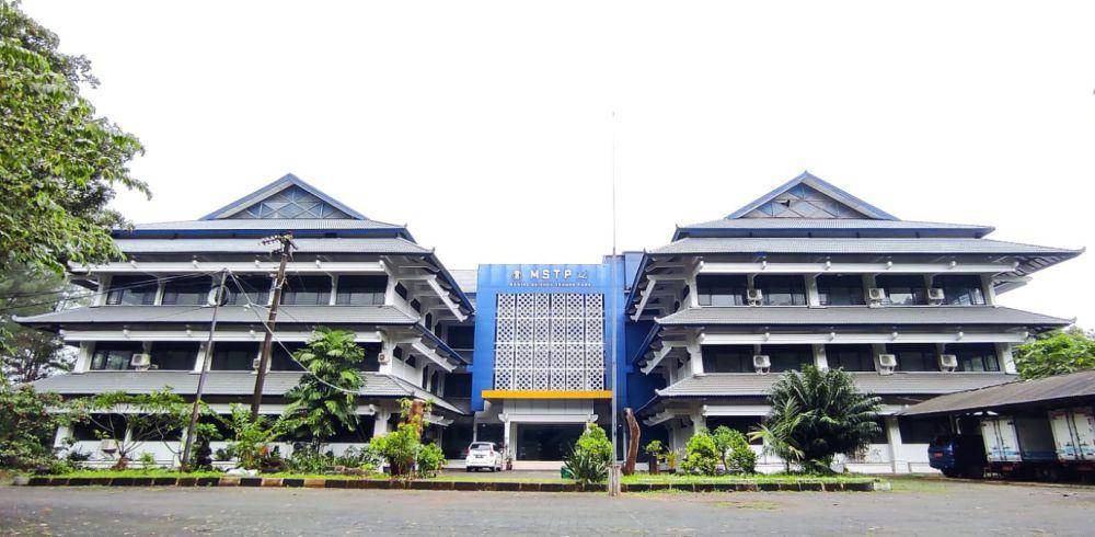 Undip (undip.ac.id)