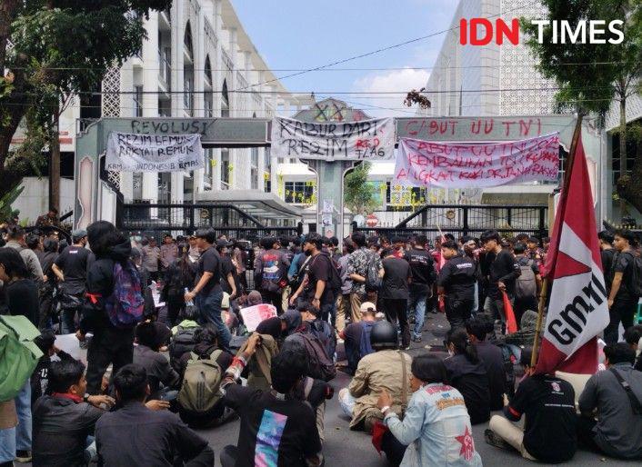 Massa Aksi: UU TNI Bisa Buat Perempuan Semakin Rentan Dapat Kekerasan