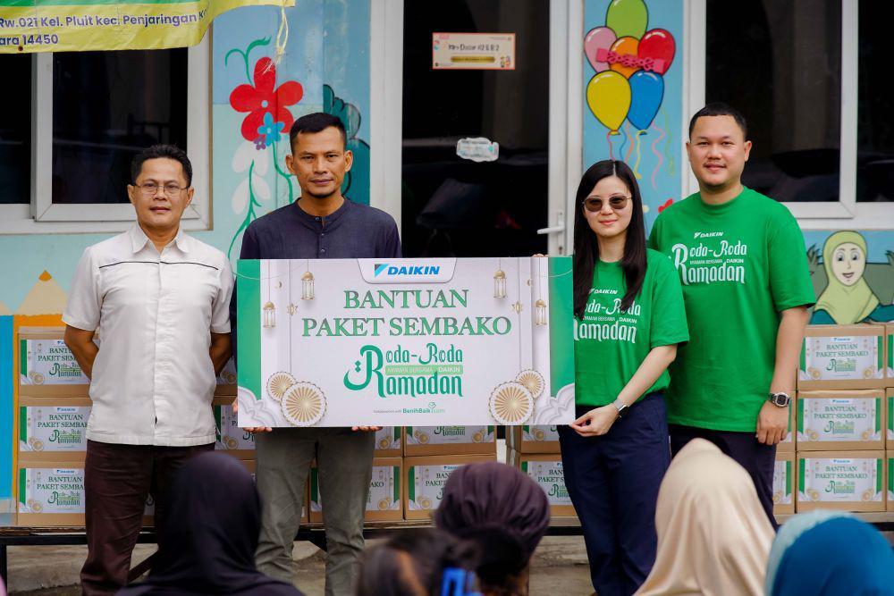 Lewat "Roda Roda Ramadhan",
DAIKIN Salurkan 1000 Lebih Paket Sembako
