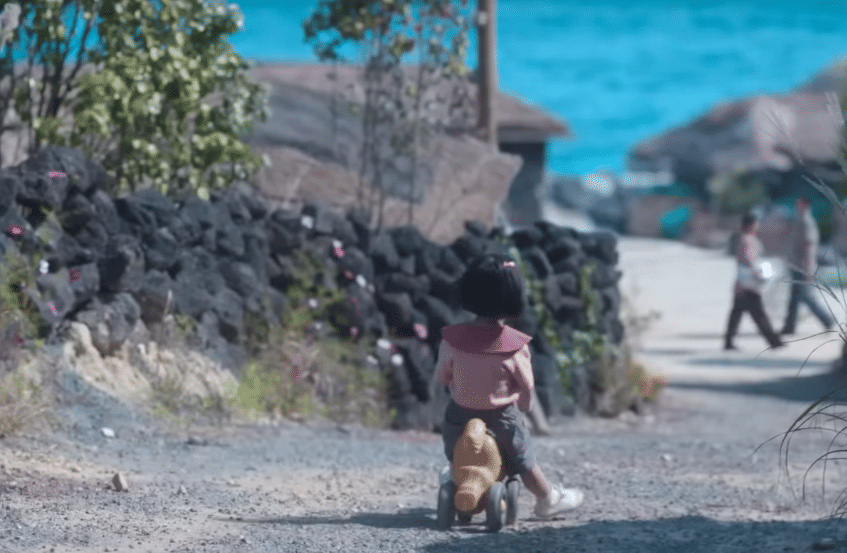 still cut drama Korea When Life Gives You Tangerines (youtube.com/@NetflixKorea)