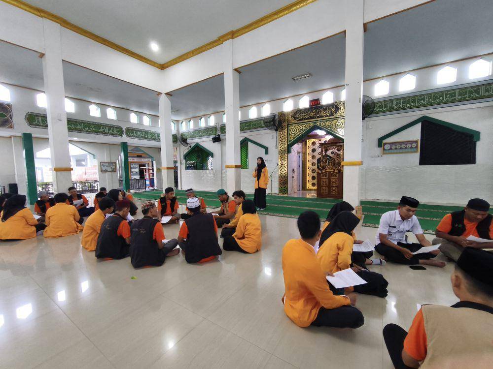 Rutan Kelas I Makassar memfasilitasi warga binaan menjadi penghafap Alquran alias hafiz. (Dok. Istimewa)