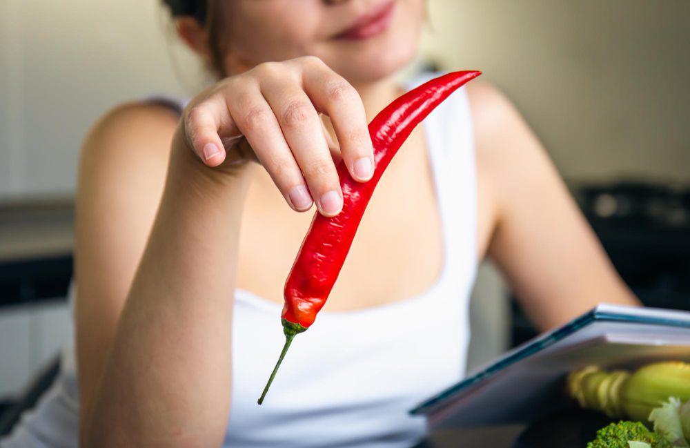 ilustrasi sambal bawang dan sambal korek (freepik.com/pvproductions)