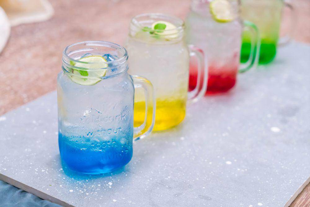Ilustrasi es soda gembira (freepik.com/topntp26)