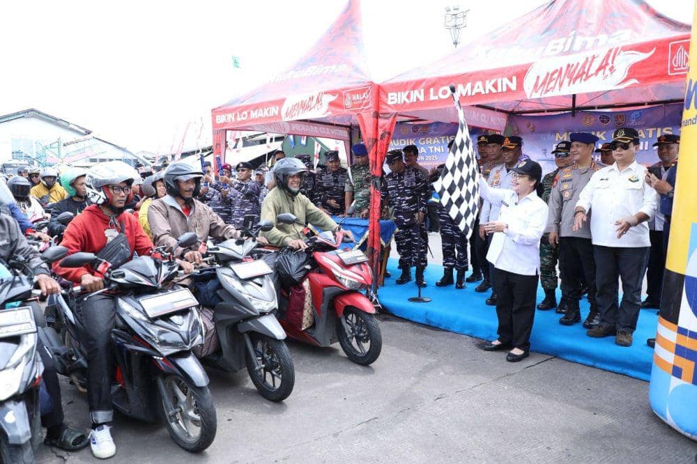 1.638 Pemudik Gratis Dengan Kapal Perang Banjarma Tiba di Semarang