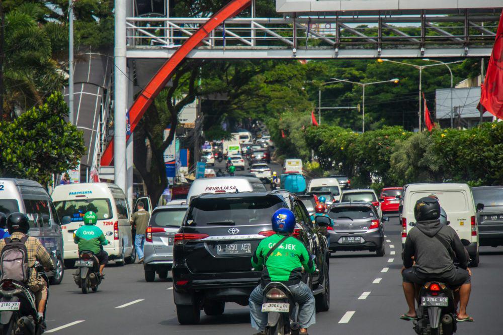 ilustrasi kondisi jalanan saat mudik (unsplash.com/Abdul Ridwan)