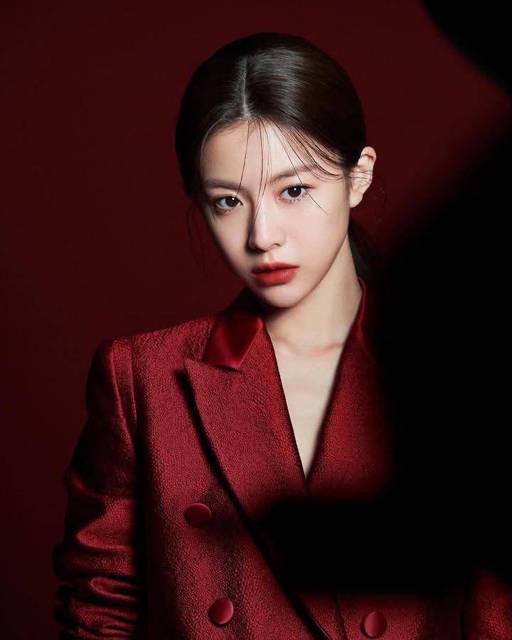 inspirasi makeup Go Youn Jung (instagram.com/goyounjung)