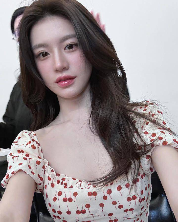 inspirasi makeup Go Youn Jung (instagram.com/goyounjung)