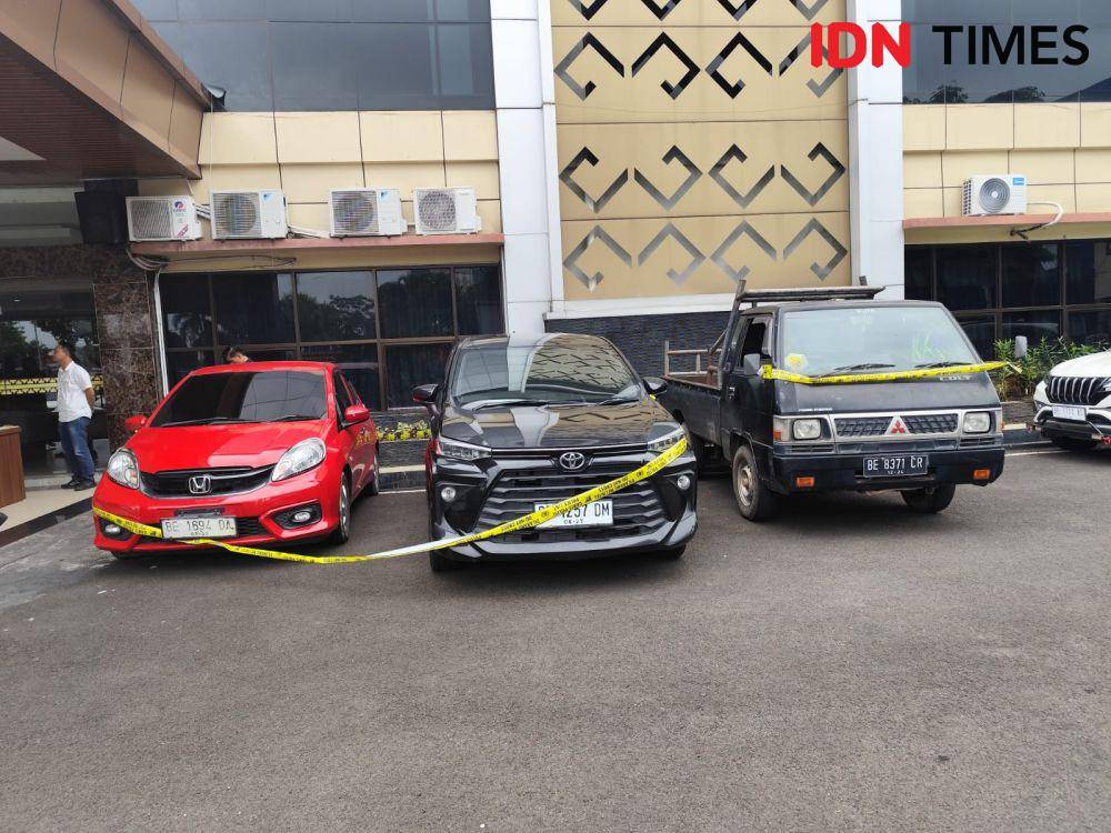 Barang bukti mobil yang diamankan oleh Polres Bandar Lampung. (IDN Times/Muhaimin)