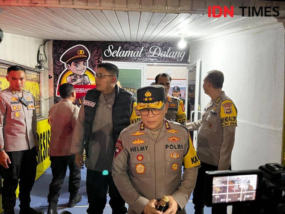 Kapolda Lampung Irjen Pol Helmy Santika meninjau Posko Terpadu di Pelabuhan Bakauheni. (IDN Times/Tama Yudha Wiguna).