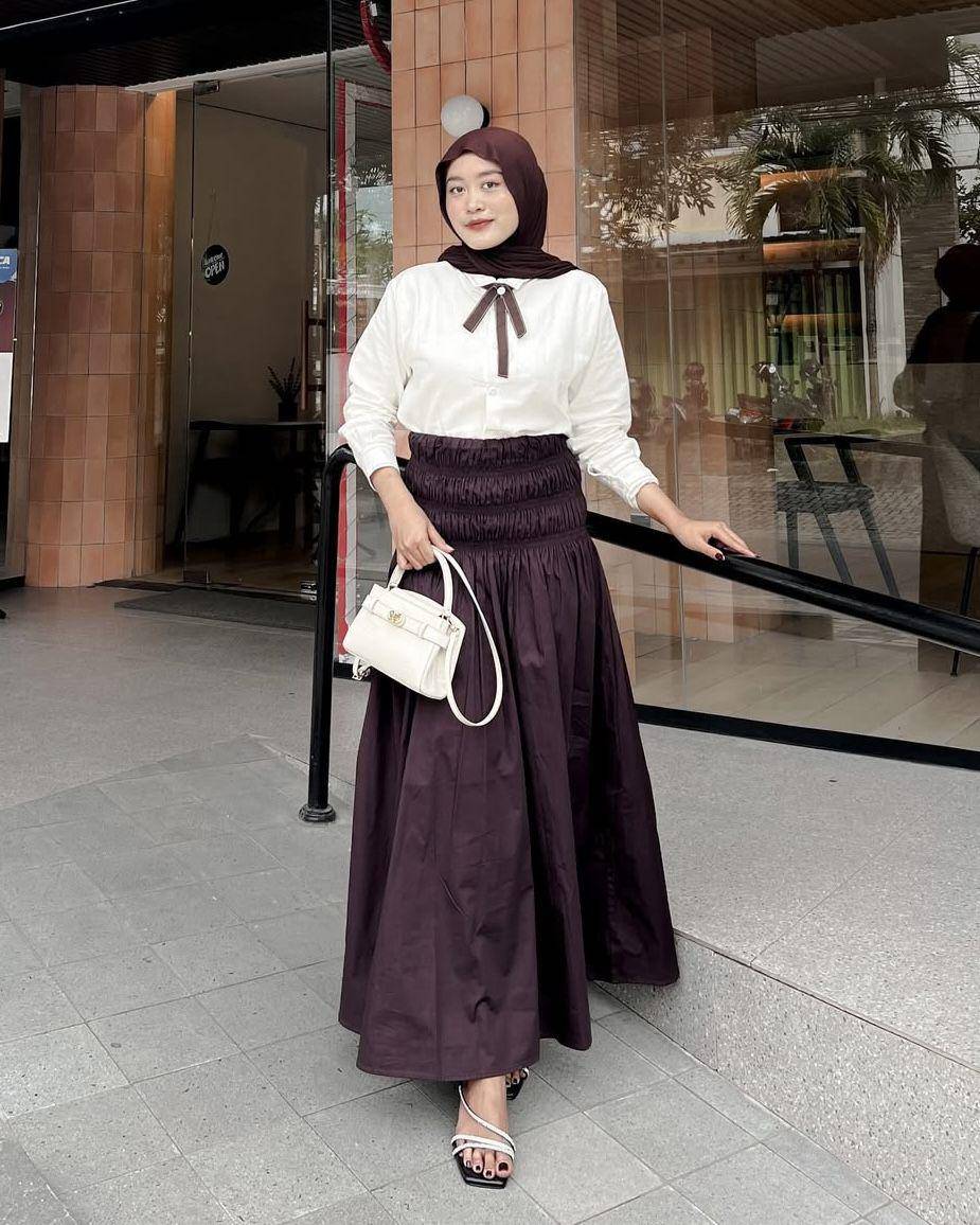 potret ide OOTD hijab feminin yang colorful dan playful ala Dian Titania (instagram.com/diantitaniiaa)